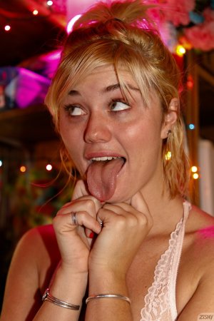 0001-04 thefappeningblog.com.jpg