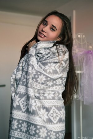 0004-01 thefappeningblog.com.jpg