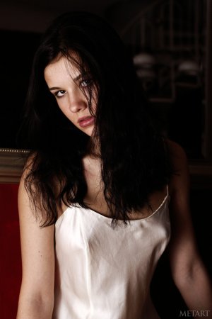 1836-04 thefappeningblog.com.jpg