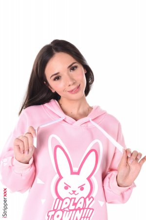 0009-04 thefappeningblog.com.jpg