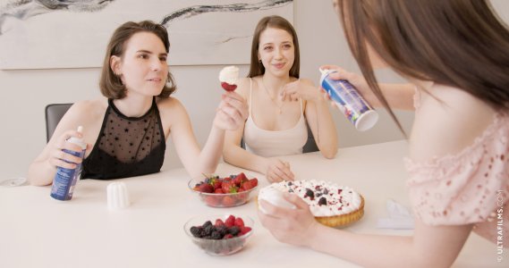 0016-01 thefappeningblog.com.jpg