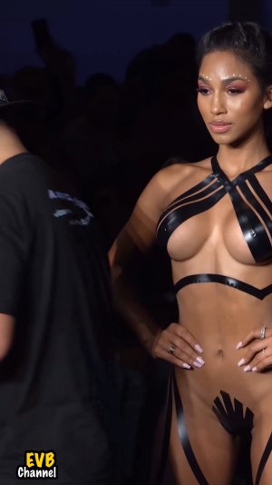 Black Tape Project 2021   Full Length   Olia Carter   4K Miami Swim Week   SS 2022.mp4_snapsho...jpg
