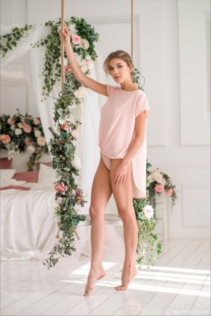 0009-01 thefappeningblog.com.jpg