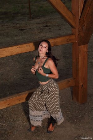 0007-12 thefappeningblog.com.jpg