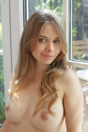 0010-16 thefappeningblog.com.jpg