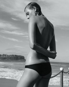 Mali Koopman Topless 2 thefappening.so.jpg