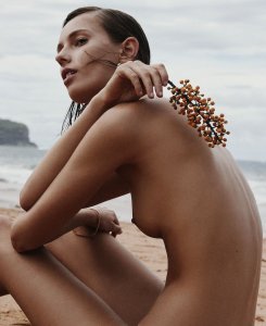 Mali Koopman Topless 9 thefappening.so.jpg