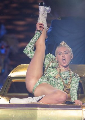 miley_cyrus_406.jpg