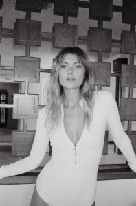 Farah Holt Sexy & Topless 5.jpg