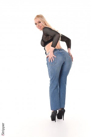 0013-03 thefappeningblog.com.jpg