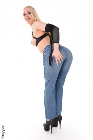 0013-05 thefappeningblog.com.jpg