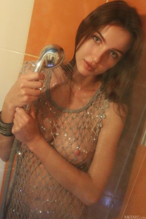 0002-04 thefappeningblog.com.jpg