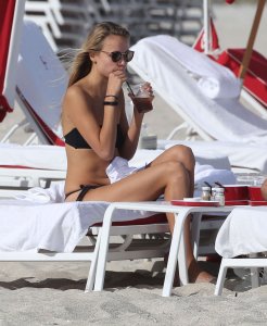 Natasha Poly Sexy 4.jpg