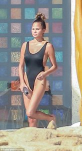 Chrissy Teigen Sexy 12.jpg