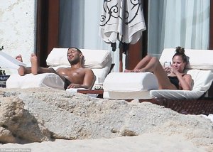 Chrissy Teigen Sexy 10.jpg