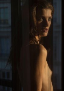 Julia Van Os Nude 6.jpg