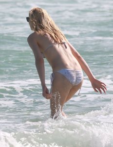 Andreja Pejic Sexy 3.jpg
