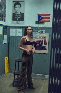 Morena Baccarin Sexy 16.jpg