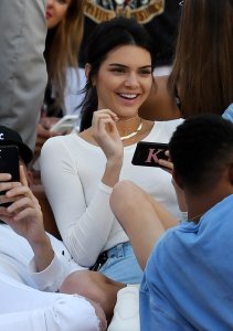 Kendall Jenner Braless 21.jpg
