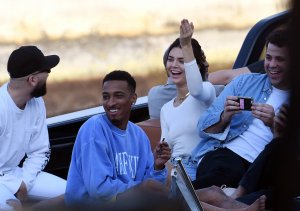 Kendall Jenner Braless 37.jpg