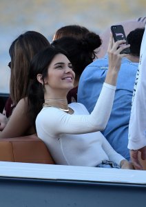 Kendall Jenner Braless 61.jpg