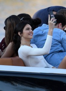 Kendall Jenner Braless 64.jpg