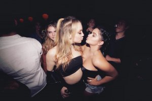 Ariel Winter Sexy 5.jpg