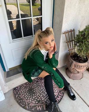 loren-gray_thefappeningblog.com_0018.jpg
