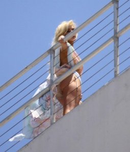 Lindsay Lohan upskirt 007.jpg