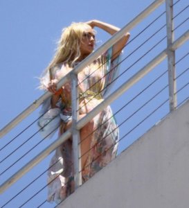 Lindsay Lohan upskirt 012.jpg