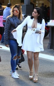 Ariel Winter Cleavage 8.jpg