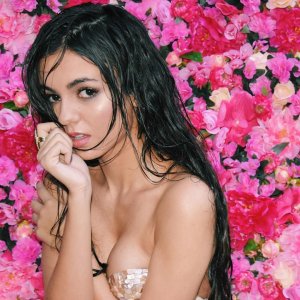 Madison Reed and Victoria Justice Sexy 7.jpg