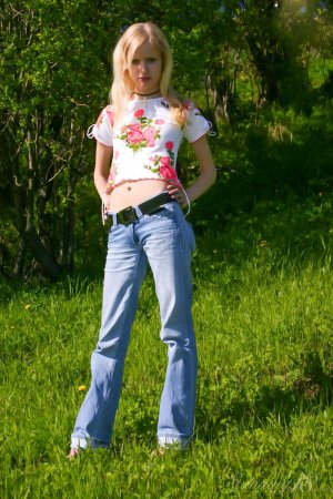 0008-01 thefappeningblog.com.jpg