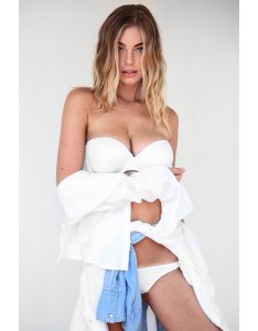 Elizabeth Turner Sexy thefappening.so 3.jpg