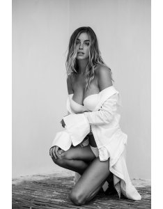 Elizabeth Turner Sexy thefappening.so 7.jpg