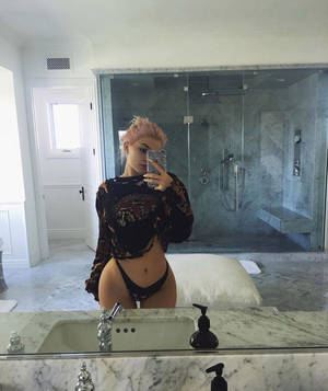 kylie-jenner_thefappeningblog.com_0005.jpg