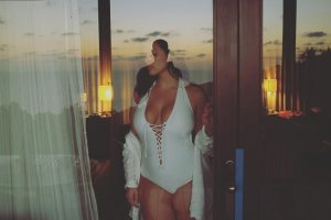 Ashley Graham Sexy thefappening.so 2.jpg