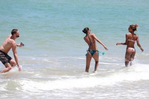 Romee Strijd, Jasmine Tookes & Lais Ribeiro Sexy thefappening.so 16.jpg