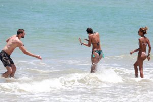 Romee Strijd, Jasmine Tookes & Lais Ribeiro Sexy thefappening.so 15.jpg