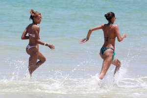 Romee Strijd, Jasmine Tookes & Lais Ribeiro Sexy thefappening.so 19.jpg