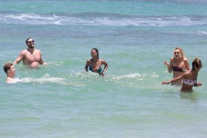 Romee Strijd, Jasmine Tookes & Lais Ribeiro Sexy thefappening.so 37.jpg