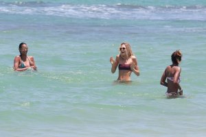 Romee Strijd, Jasmine Tookes & Lais Ribeiro Sexy thefappening.so 38.jpg