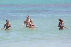 Romee Strijd, Jasmine Tookes & Lais Ribeiro Sexy thefappening.so 56.jpg