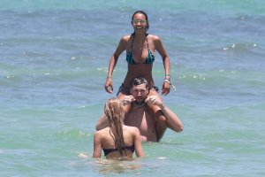 Romee Strijd, Jasmine Tookes & Lais Ribeiro Sexy thefappening.so 44.jpg