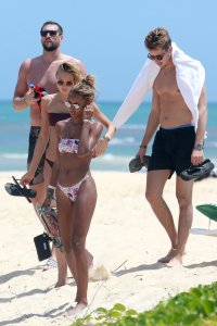 Romee Strijd, Jasmine Tookes & Lais Ribeiro Sexy thefappening.so 72.jpg