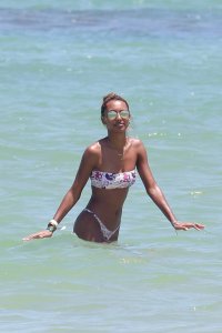 Romee Strijd, Jasmine Tookes & Lais Ribeiro Sexy thefappening.so 57.jpg