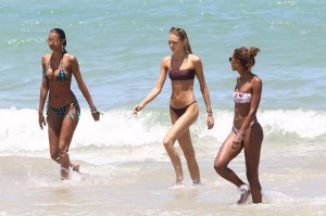 Romee Strijd, Jasmine Tookes & Lais Ribeiro Sexy thefappening.so 102.jpg