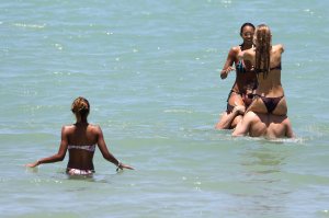 Romee Strijd, Jasmine Tookes & Lais Ribeiro Sexy thefappening.so 141.jpg