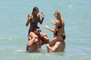 Romee Strijd, Jasmine Tookes & Lais Ribeiro Sexy thefappening.so 143.jpg