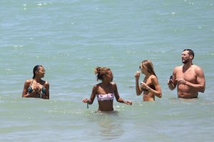 Romee Strijd, Jasmine Tookes & Lais Ribeiro Sexy thefappening.so 153.jpg